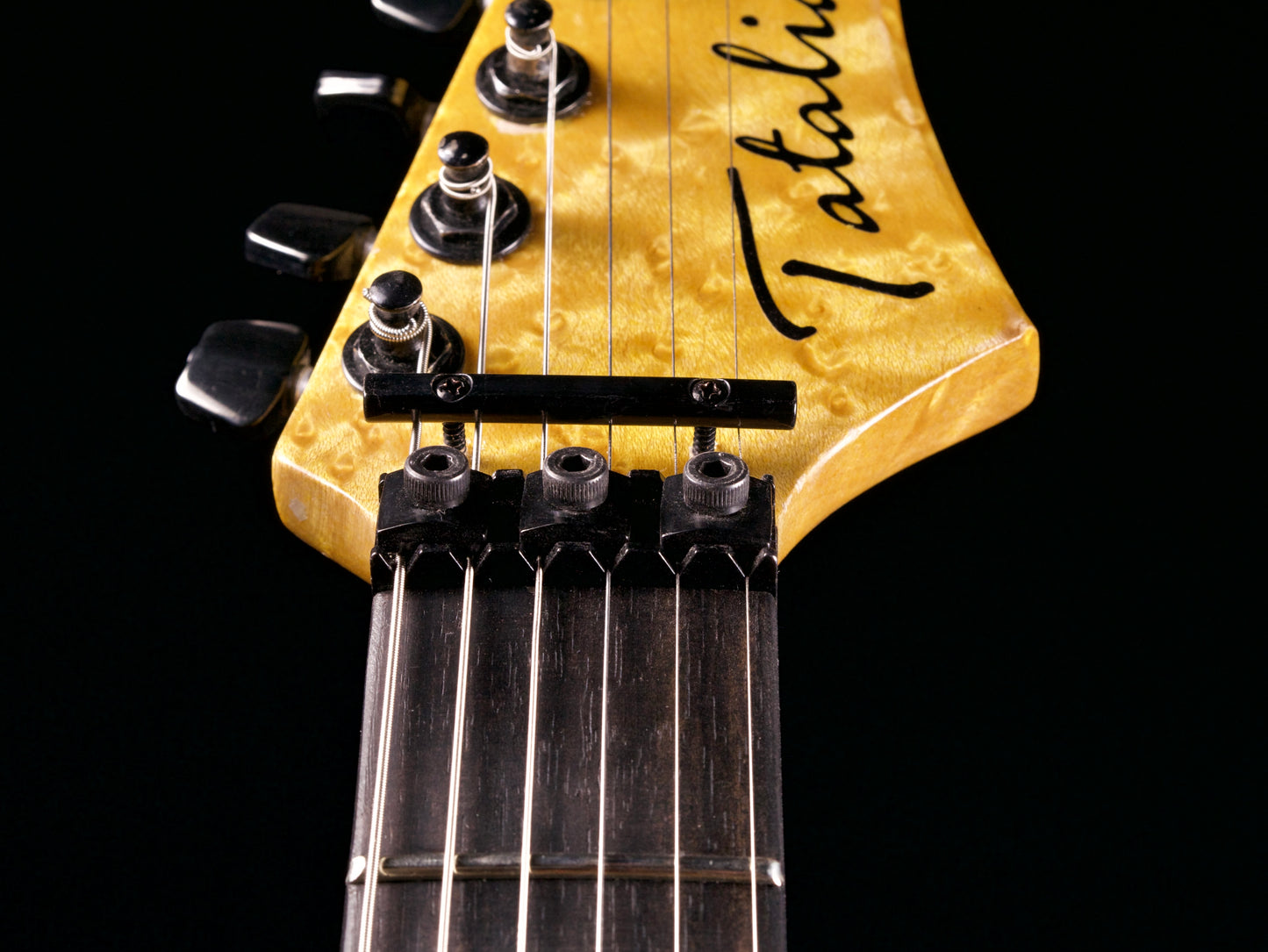 Tatalias T3 - Distressed Candy Red